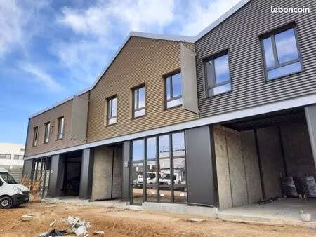 local d'activité 179 m²