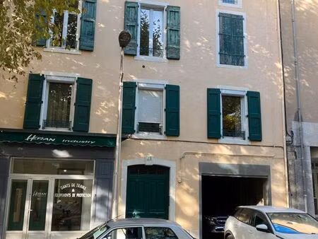 local commercial 182 m2 + garage + annexes