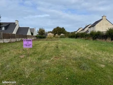 vends terrain constructible 726 m² à 2.5 km des plage