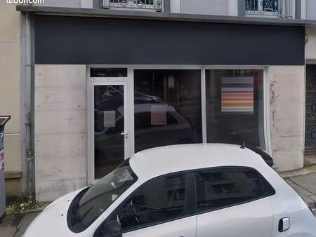 local commercial 73 m² brest