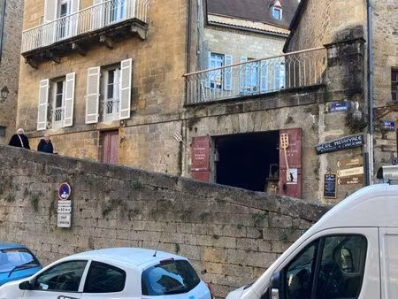 local commercial. 110 m2. 1600 euros