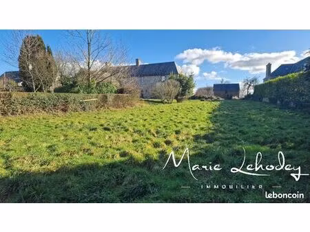 terrain 790 m² la chaise baudouin