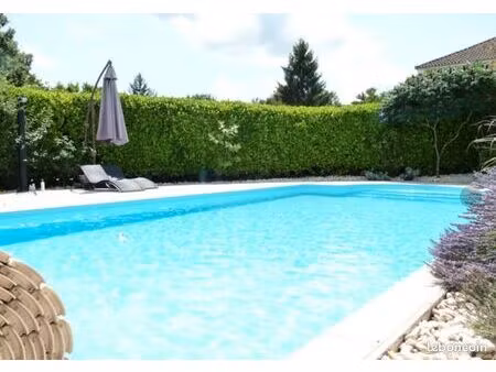 maison 8 pièces 201 m²