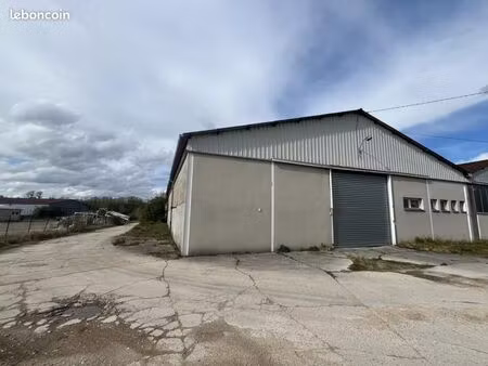 plateau à aménager 966 m²