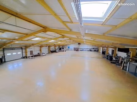 bâtiment 2161 m² ambert