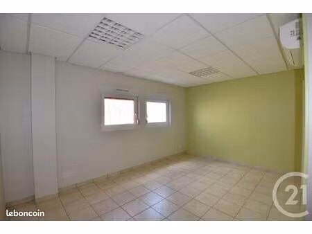 local 53 m²