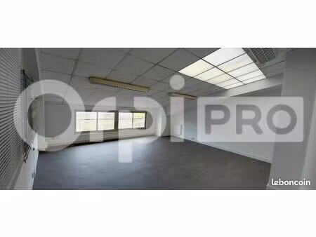 local d'activité 78 m²