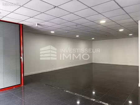 local commercial 239 m²