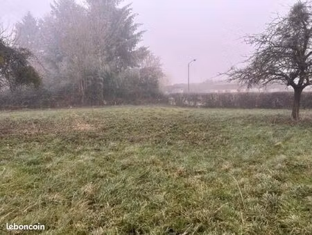 terrain 904 m² saint-georges-sur-fontaine