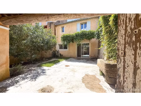 caderousse  5mn d'orange et de l'échangeur a7/a9  25mn de la