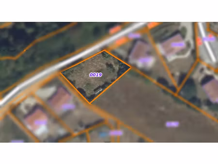 terrain mesnils sur iton 745 m2