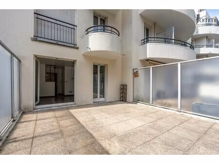 studio de 25 m2 avec terrasse de 25 m2 quartier diderot