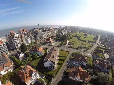 double garage tandem dans le parking minigolf