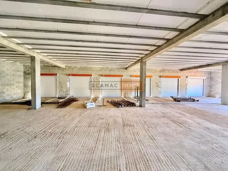 local d'activités de 440m²