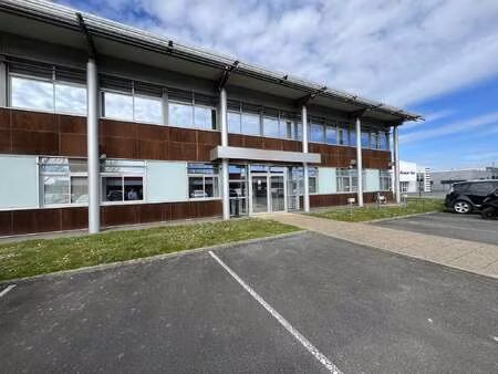 vente bureaux et commerces à avrillé (49240) : à vendre / avrillé