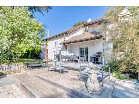 vente maison 7 pièces 230 m² vénissieux (69200)