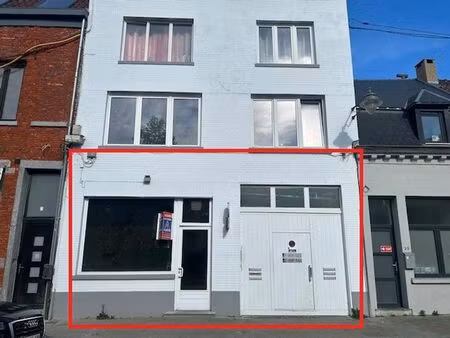 joli rez-de-chaussée commecial à louer