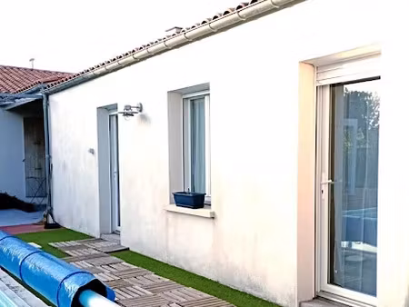 location meublée maison 2 pièces 37 m² à la jarrie (17220)  774 €