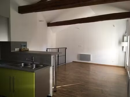 appartement 2 pièces 43 m2 à environ 20 minutes d'avignon et orange