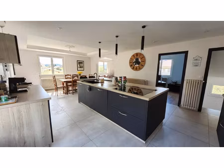 belle maison familiale à montréal-la-cluse