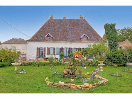 vente maison 9 pièces 205 m² à tavaux (39500)  200 000 €