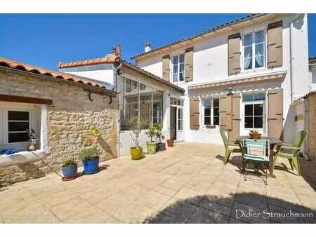 vente maison à aigrefeuille-d'aunis (17290) : à vendre / 206m² aigrefeuille-d'aunis