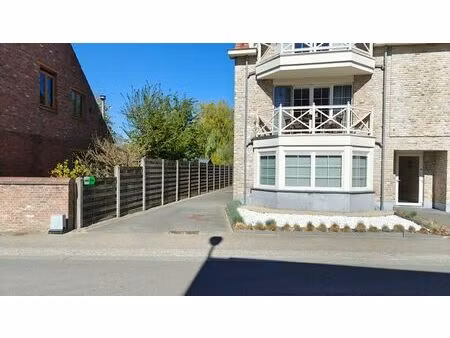 garage box à vendre au centre de maldegem.