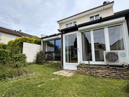 maison avec sous-sol total  grand garage  caves et jardin