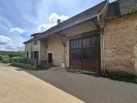 maison et son ancien atelier de menuiserie au calme
