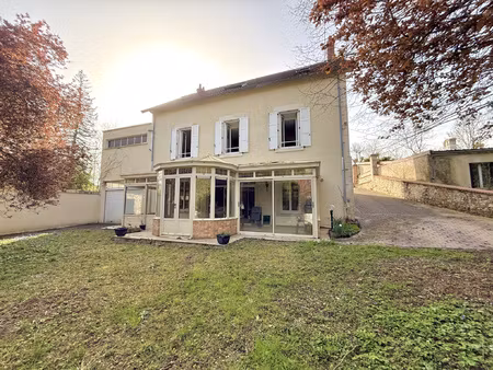 grande maison familliale a mereau avec dependances