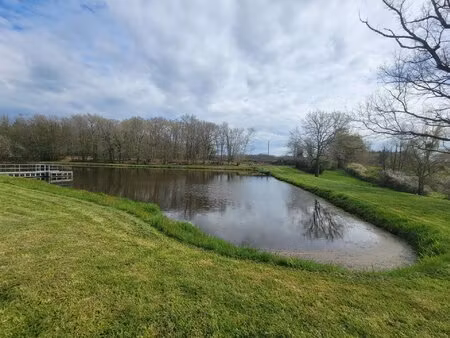 2 etangs de 5000 et 1000 m² dans 9 h de foret à 25 min de nevers