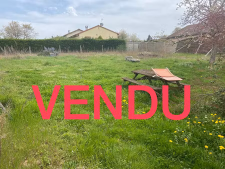 achat terrain 685m² puy guillaume 63290