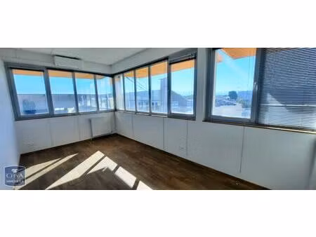 location local professionnel 19m² pamiers 09100