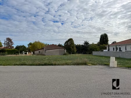 achat terrain 775m²