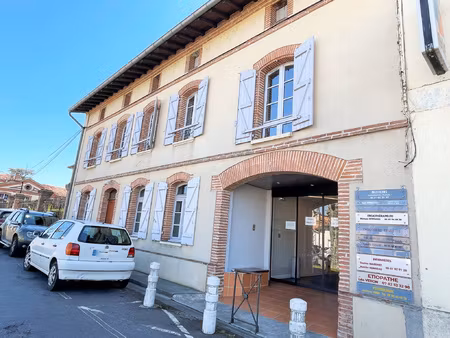 location local professionnel 45m² grenade 31330