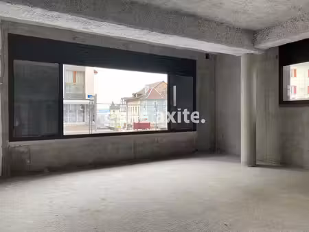 achat local commercial 96m² evian les bains 74500