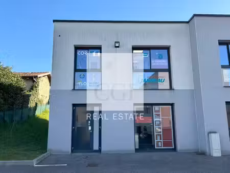 achat local professionnel 150m² st laurent de mure 69720