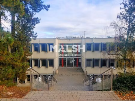 achat local professionnel 592m²