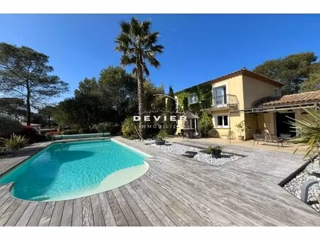 maison de luxe à vendre à saint-jean-de-cornies