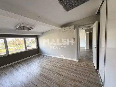 location local professionnel 126m²