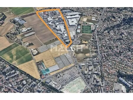 location local commercial 710m² caluire et cuire 69300