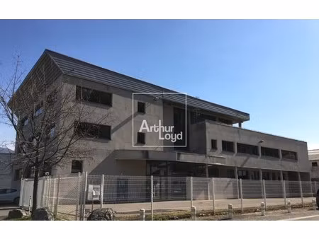 location local professionnel 1 395m² fontaine 38600