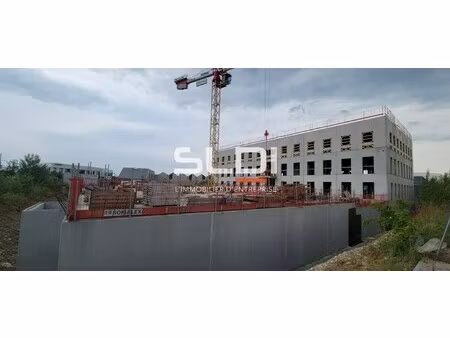 location local commercial 1 478m² genas 69740