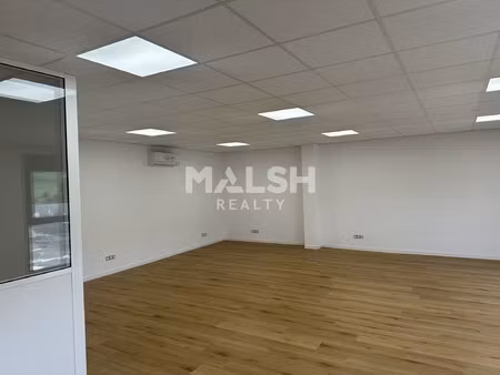 location local professionnel 70m²