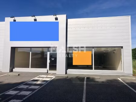 location local commercial 727m²
