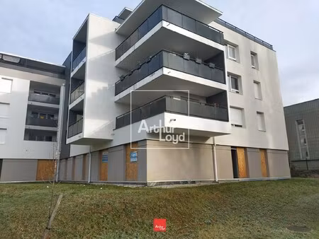 location local commercial 288m² meylan 38240