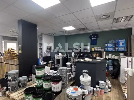 location local commercial 180m²