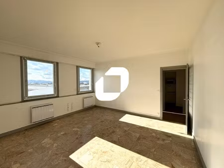 location local professionnel 134m² caluire et cuire 69300