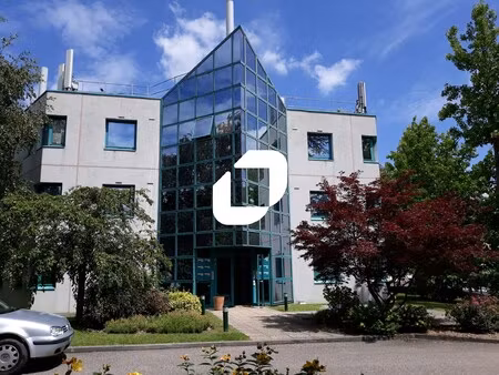 location local professionnel 190m² charbonnieres les bains 69260