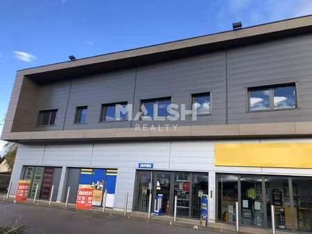 location local professionnel 182m²